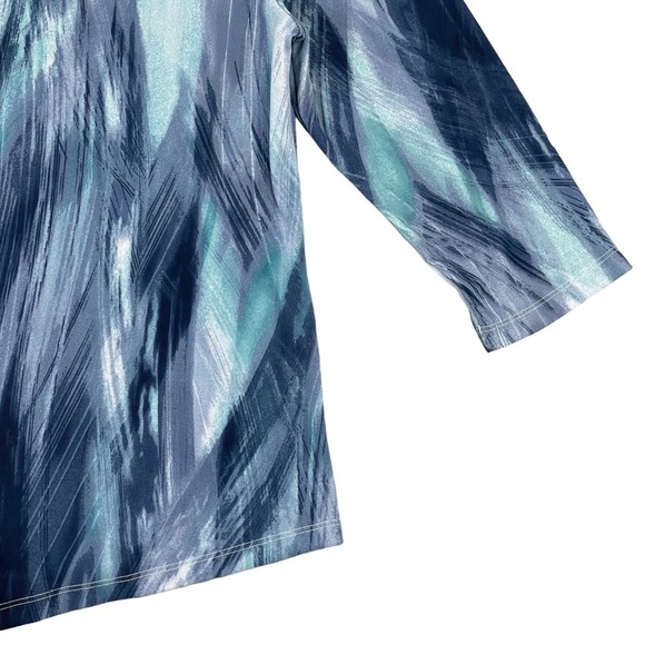 Chicos Easywear Top 2 Medium Printed V Neck 3/4 Sleeve Asymmetrical Hem Blue - Picture 4 of 9